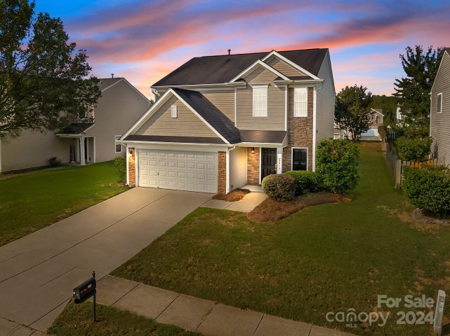 8219 Belmont Stables Drive sold home in Avery Glen, Charlotte, NC