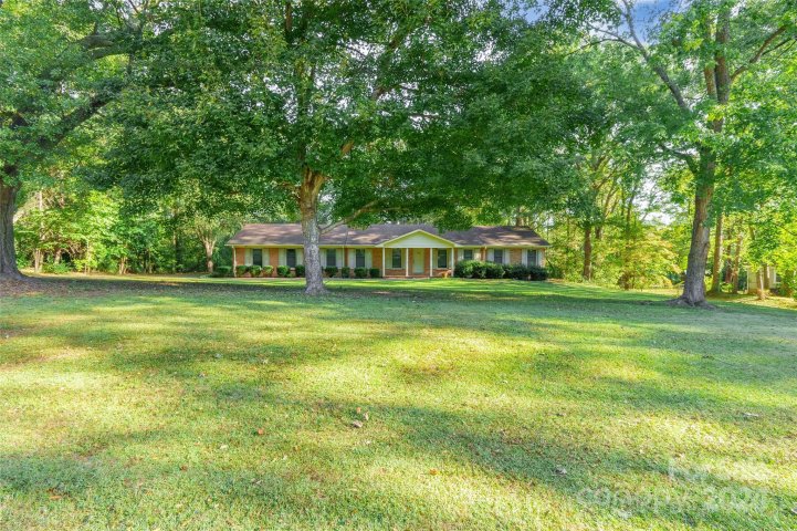 2482 Westminster Drive sold home in Camelot Woods, Rock Hill, SC