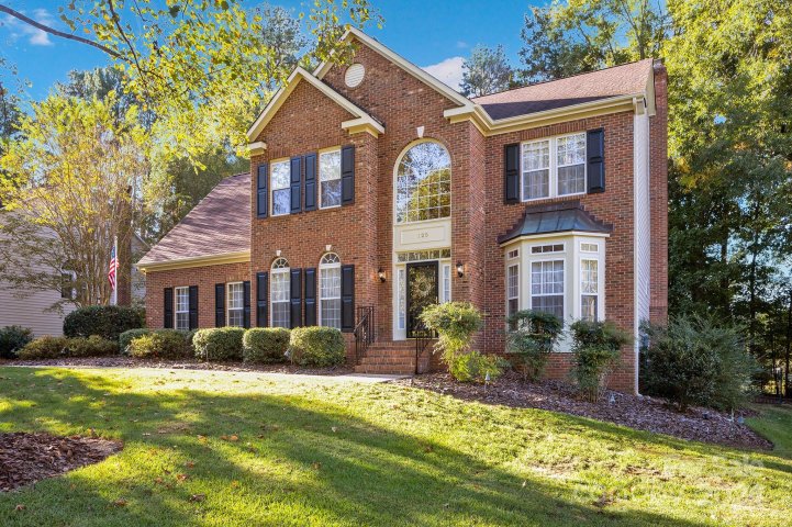 125 Lockerbie Lane sold home in Muirfield, Mooresville, NC