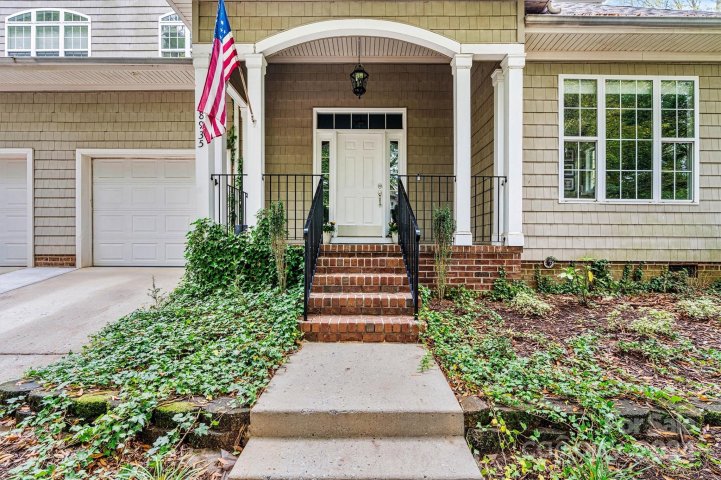 18935 Cloverstone Circle sold home in Edinburgh Square, Cornelius, NC