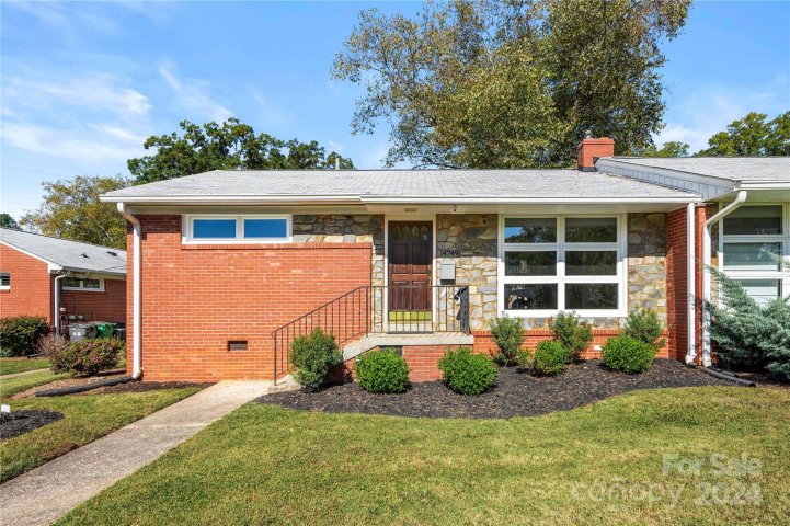4749 Woodlark Lane sold home in Cotswold Homes, Charlotte, NC