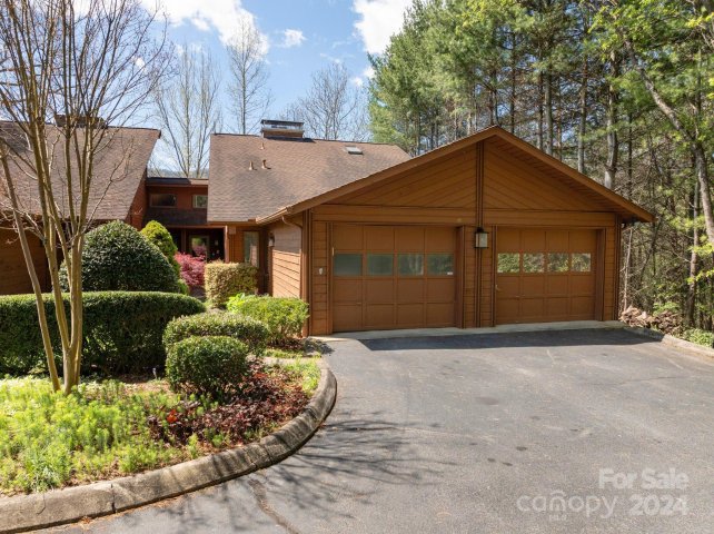 205 Woodfield Drive sold home in Woodfield Condos, Asheville, NC