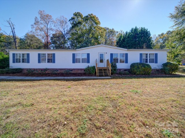 824 Joseph Antoon Circle sold home in Summerrow Estates, Stanley, NC