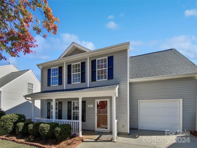 5741 Henderson Oaks Drive sold home in Henderson Oaks, Charlotte, NC