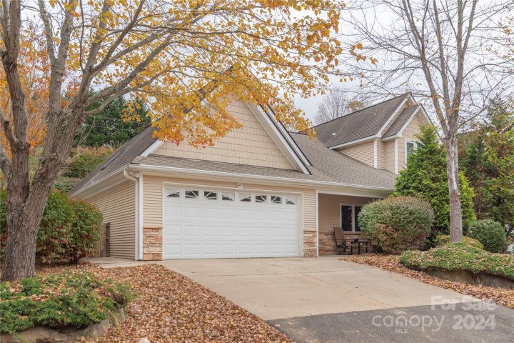 47 Honeycomb Circle sold home in Bee Tree Village, Swannanoa, NC