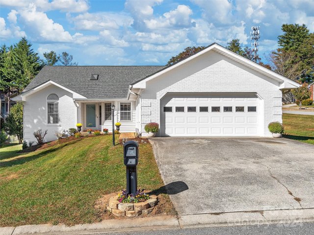 1 Gatehouse Court sold home in Park Avenue, Asheville, NC