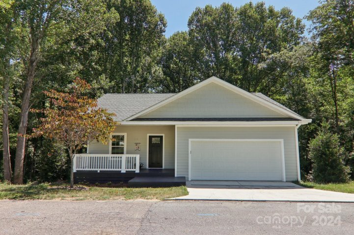113 S Briarcreek Court sold home in Fountain Trace, Hendersonville, NC