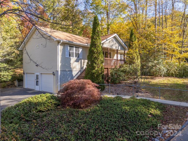 103 Lone Eagle Lane sold home in Fountain Trace, Hendersonville, NC