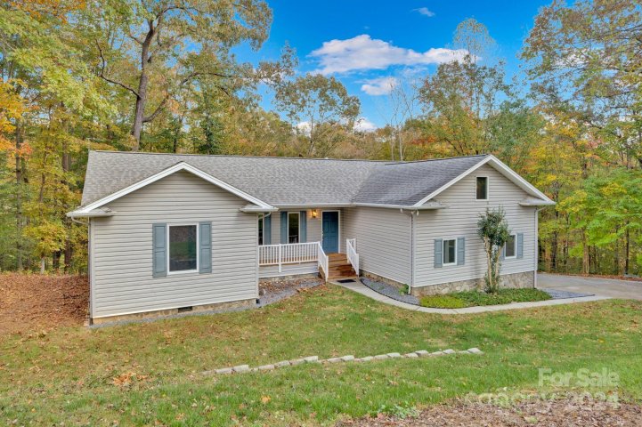 1617 1623 9th Street Place sold home in Providence Forest, Hickory, NC