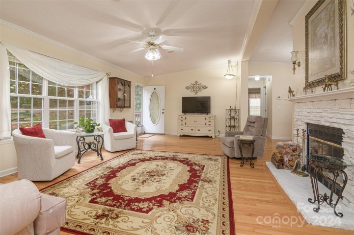 202 Mint Way sold home in Cinnamon Woods, Flat Rock, NC