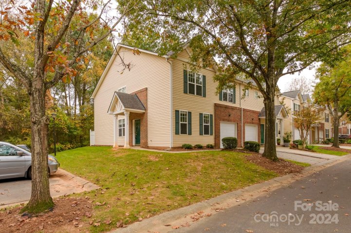 10735 Essex Hall Drive sold home in Princeton at Southampton, Charlotte, NC