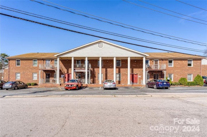 2123 Carriage Woods Lane sold home in Carriage House, Kannapolis, NC