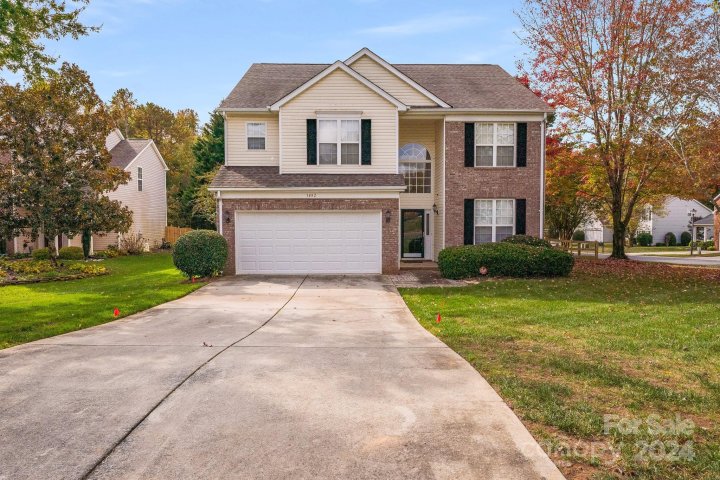 3832 Robeson Creek Drive sold home in Mckee Woods, Charlotte, NC