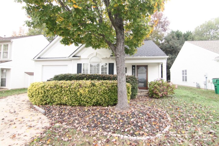 7417 Stone Mountain Court sold home in Silverstone, Charlotte, NC