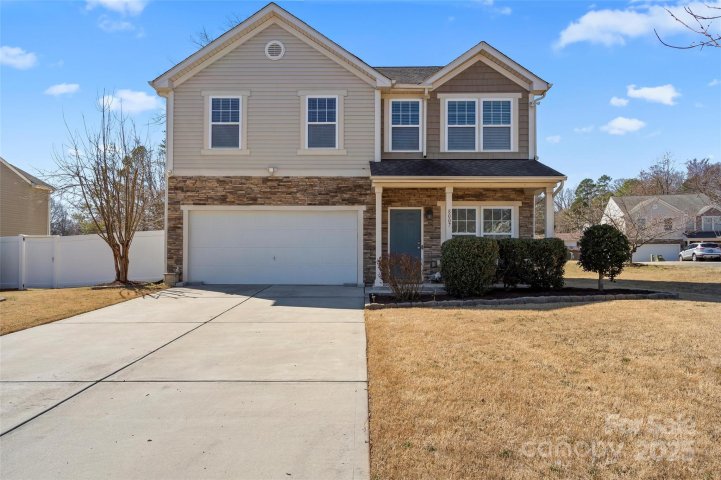 8007 April Lane sold home in Fairfield Plantation, Matthews, NC