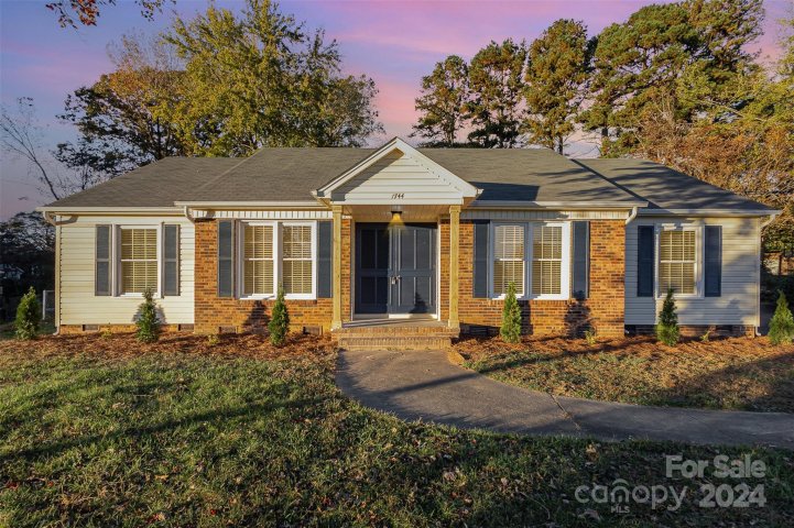 1744 Laurel Lane sold home in Kingswood, Gastonia, NC