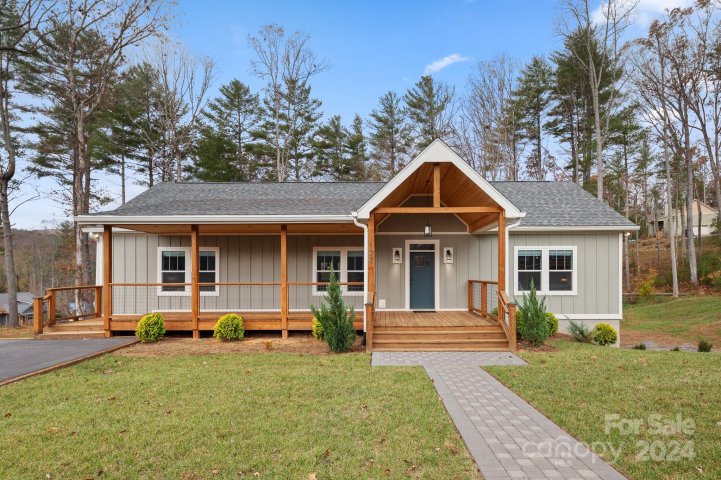 132 Cascade Ridge Road sold home in Cascade Ridge, Fairview, NC
