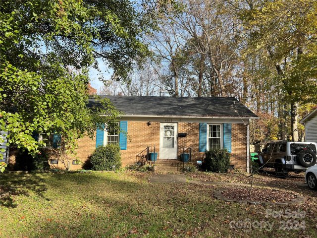 4821 Delivau Drive sold home in Hope Valley, Charlotte, NC