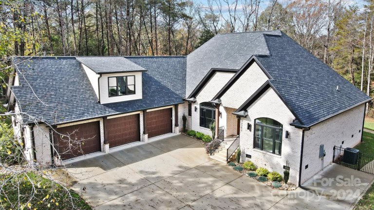 3303 Mountain Creek Drive sold home in Mountain Creek Ridge, Sherrills Ford, NC
