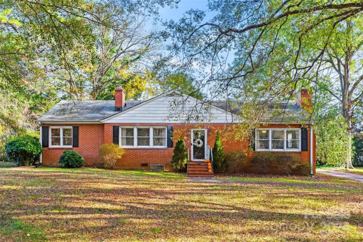1328 Westbrook Circle sold home in Wesley Park, Gastonia, NC