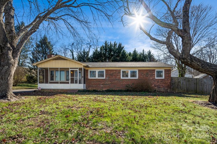 55 Tipperary Drive sold home in Mount Carmel Acres, Asheville, NC