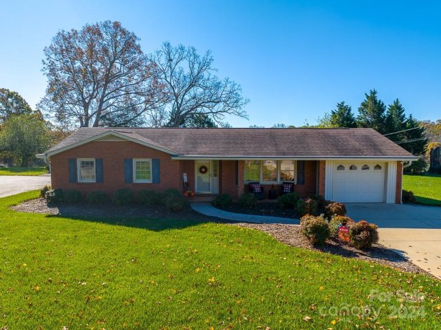 2101 Colonial Lane sold home in Colonial Heights, Hickory, NC