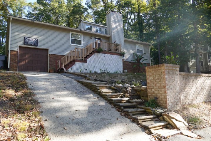 8357 Barncliff Road sold home in Fairfield Park, Charlotte, NC