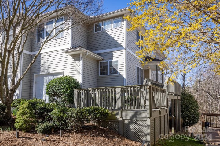 37 Farm Lane sold home in Glens of Aberdeen, Mills River, NC