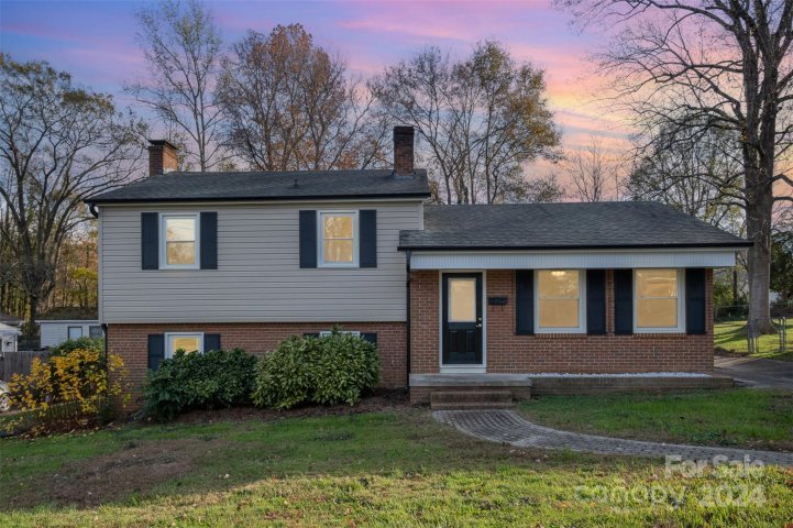 2139 Parkdale Avenue sold home in Pinecrest, Gastonia, NC