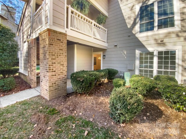 5003 Sharon Road sold home in Chalcombe Court, Charlotte, NC