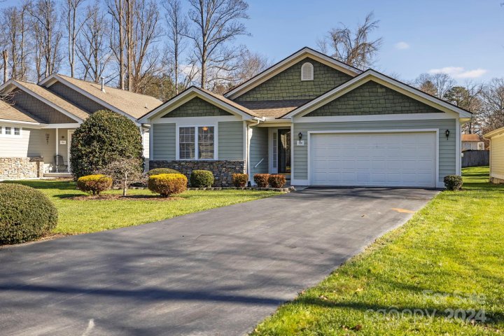 134 Fairway View Drive sold home in Etowah Golf Villas, Etowah, NC