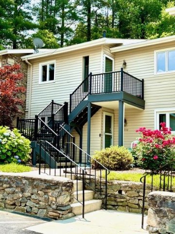 760 Britton Creek Drive sold home in Britton Creek, Hendersonville, NC