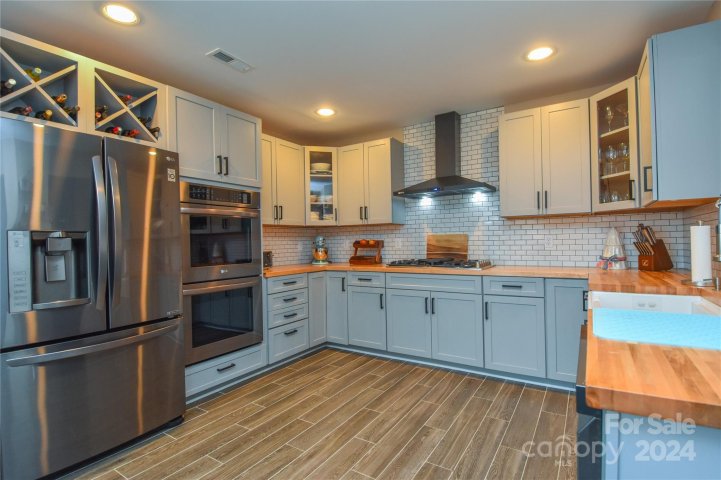 2004 Oakbriar Circle sold home in Arbor Glen, Indian Trail, NC