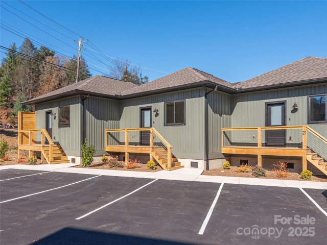 15 Leap Frog Park sold home in The Cottages At Richland Creek, Waynesville, NC