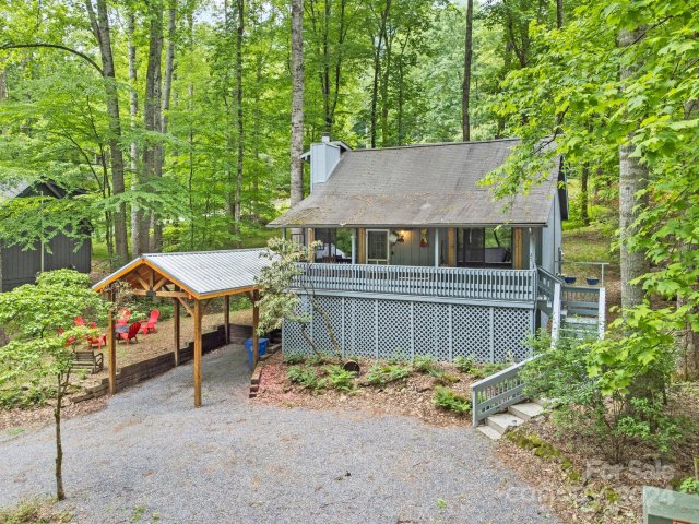 27 Gail Drive sold home in Woodlands Village, Maggie Valley, NC