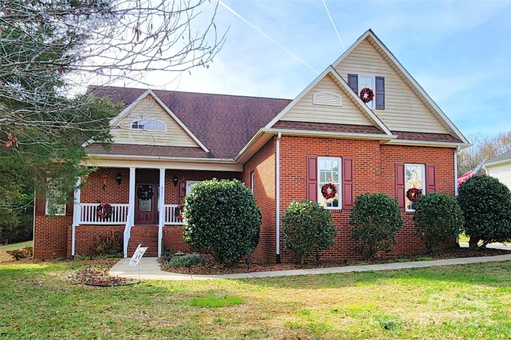 901 Huntington Hills Drive sold home in Huntington Hills, Lincolnton, NC