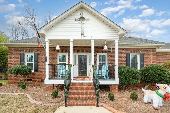 8007 Stevens Mill Road sold home in Stevens Mill, Matthews, NC
