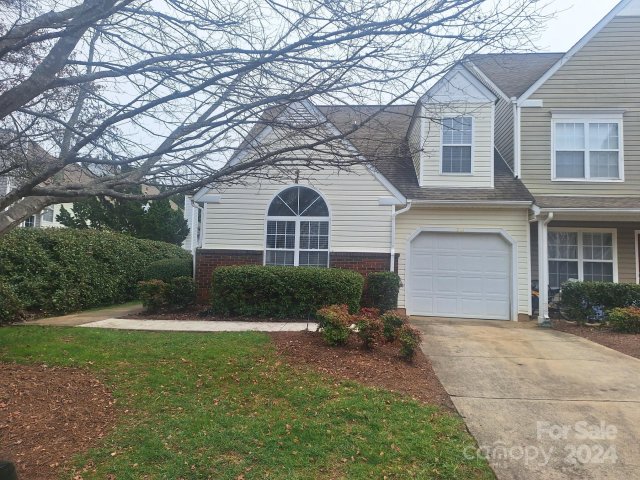8231 Southgate Commons Drive sold home in Southgate Commons, Charlotte, NC