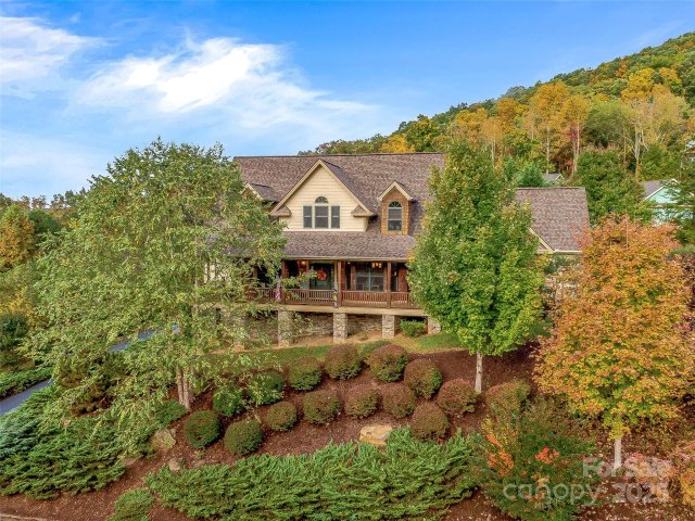 19 Carden Drive sold home in Fox Lair Crossings, Weaverville, NC