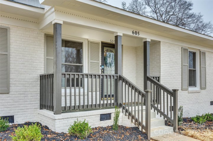 605 Ferndale Drive sold home in Winthrop Heights, Rock Hill, SC
