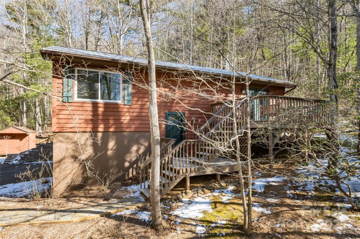 516 Betsy Ross Lane sold home in Riceville Forest, Asheville, NC