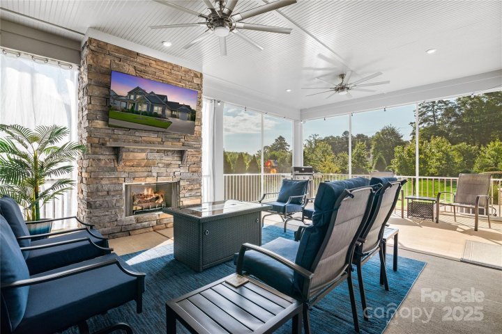 11112 Benjamin Smith Avenue sold home in Hollins Grove, Huntersville, NC