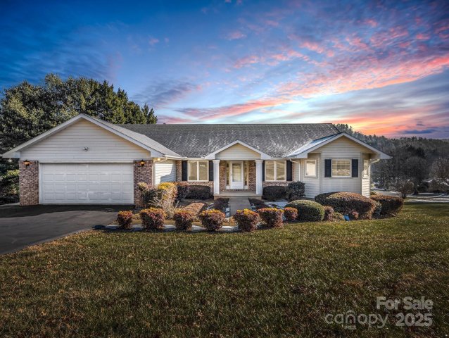 53 Beaumont Drive sold home in Beaumont Estates, Hendersonville, NC