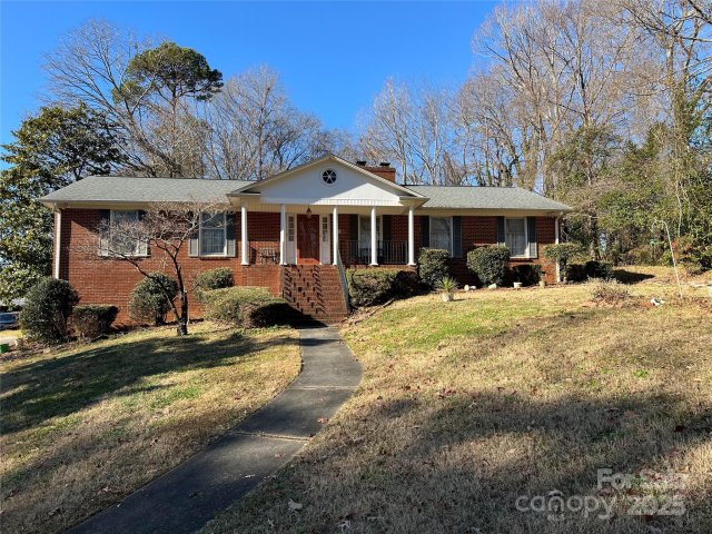 319 N Peterson Street sold home in Craig Heights, Stanley, NC