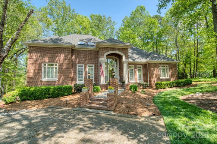 5424 Amanda Lane sold home in Pinsto Forest, Belmont, NC