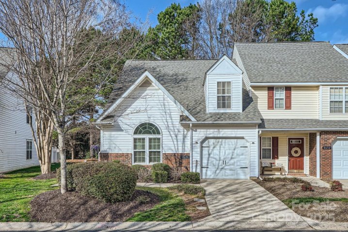 8636 Robinson Forest Drive sold home in Tyler Woods, Charlotte, NC