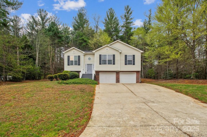 240 Doe Run sold home in River Glen, Morganton, NC