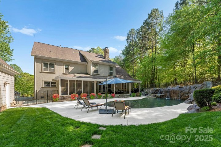 227 Wildwood Cove Drive sold home in Wildwood Cove, Mooresville, NC