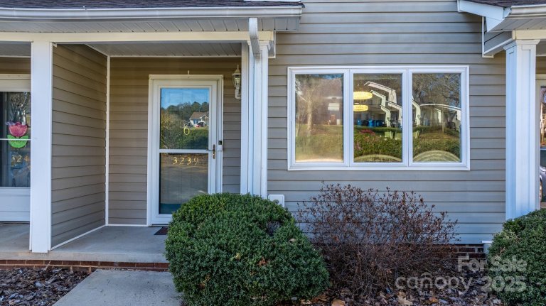 3239 White Oak Court sold home in White Oak Manor, Claremont, NC
