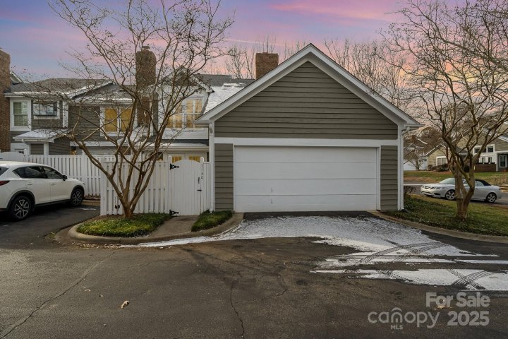 7130 Meeting Street sold home in The Gates at Quail Hollow, Charlotte, NC